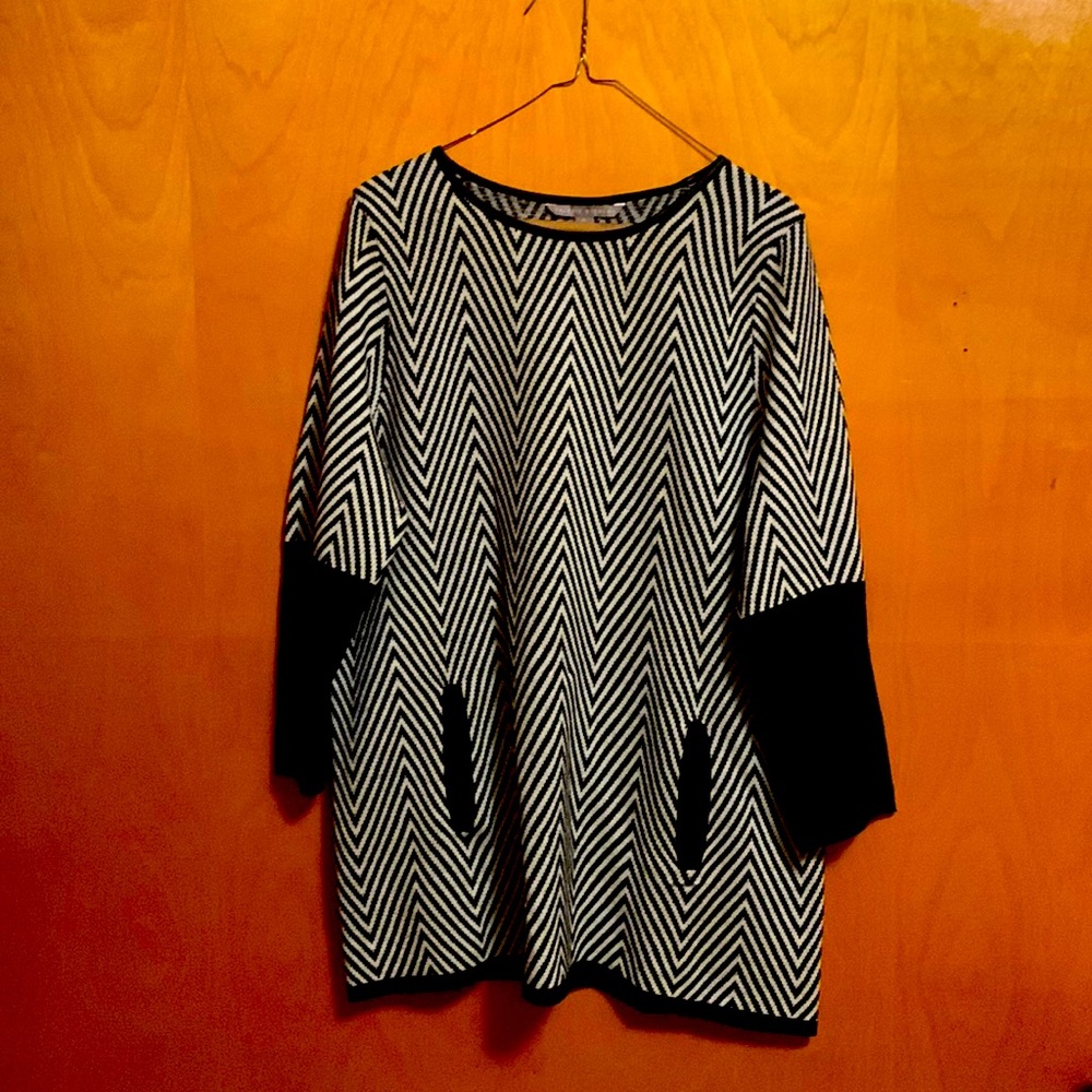 Valerie Stevens sweater with pockets